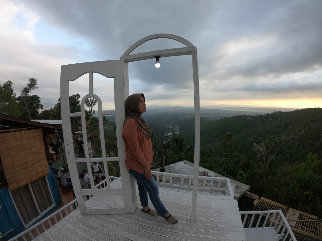 Dekat Dari Kota Mataram, Wisata Taman Langit Bengkaung Ngehits Habis
