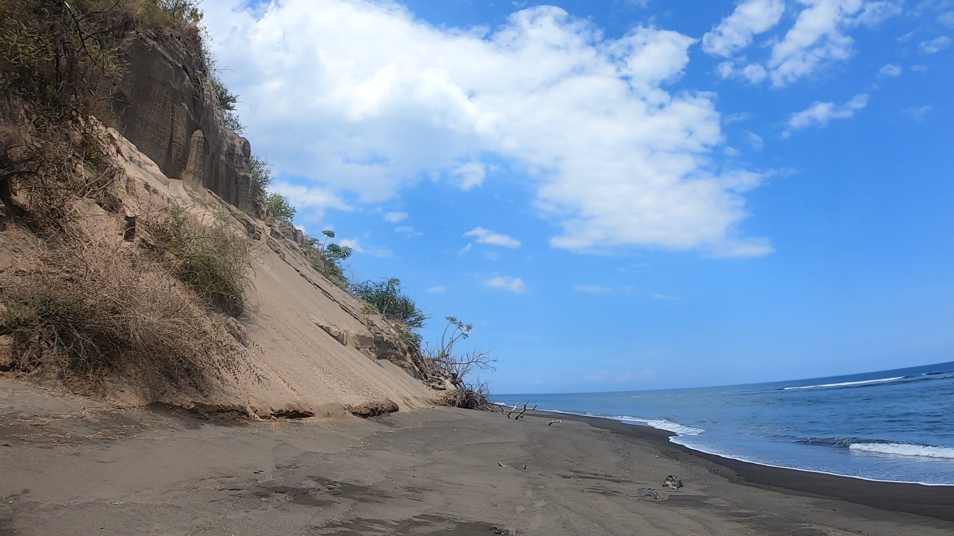 Pantai Tebing Lombok